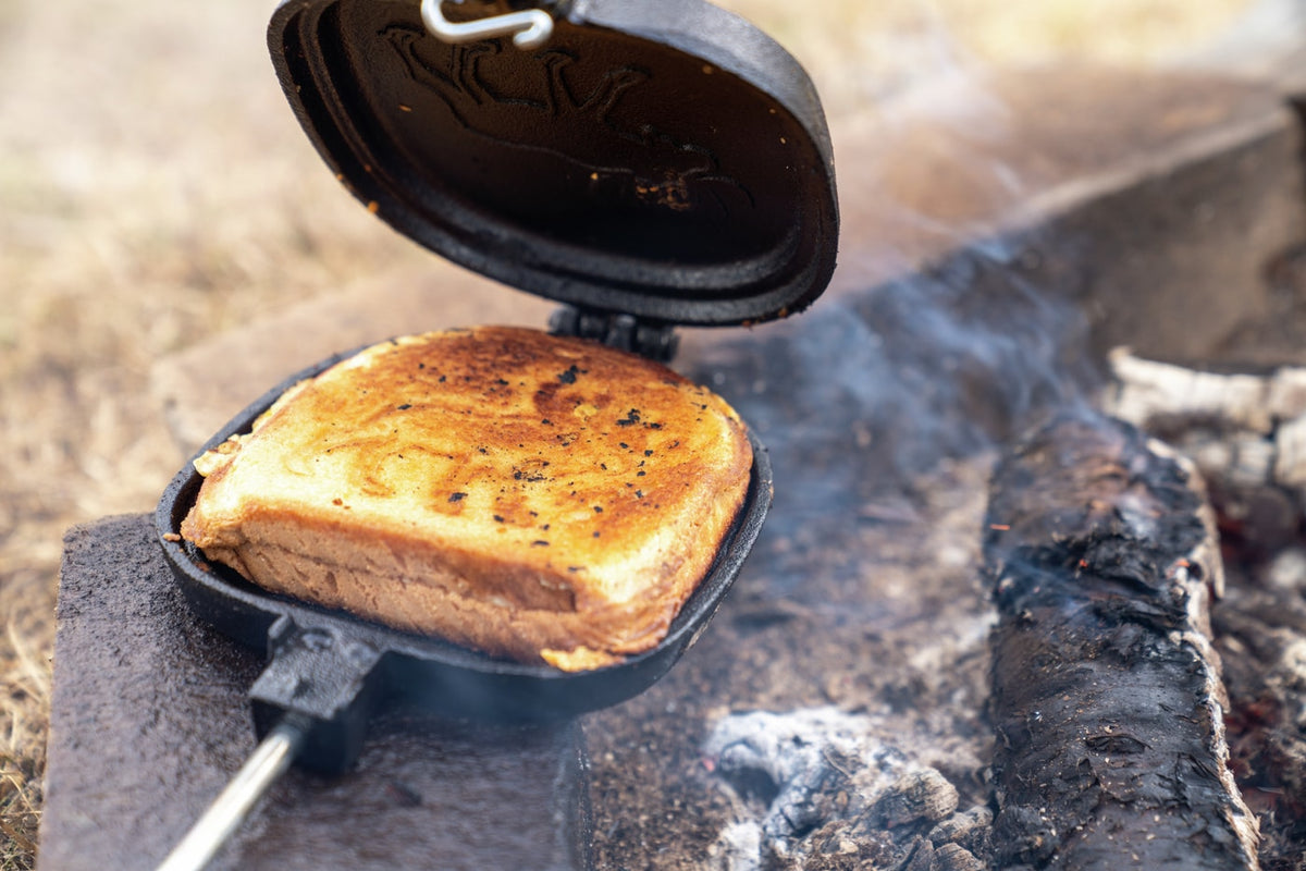 Hallmark toastjern med bjørnemotiv i støbejern, sort (3)