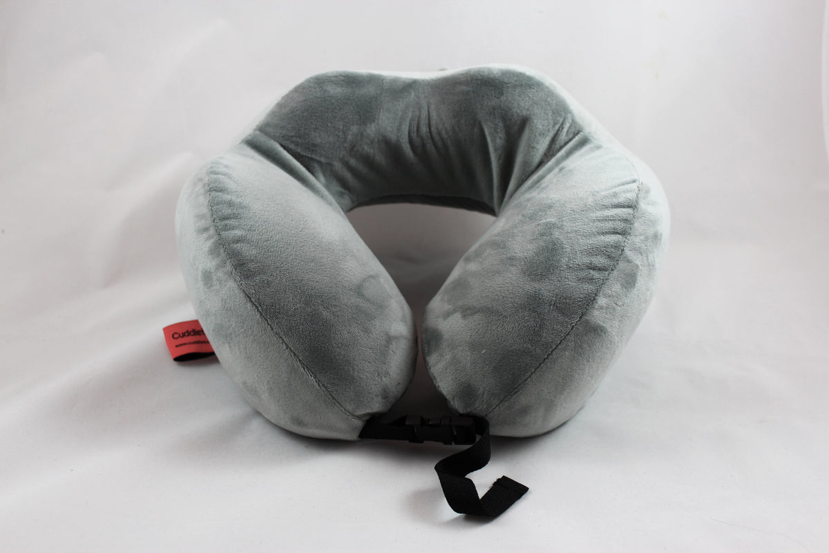 Cuddlebug ergonomisk nakkepude i memory foam i grå (3)