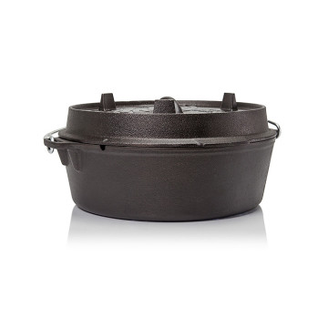 Petromax Dutch Oven ft12 with a flat base